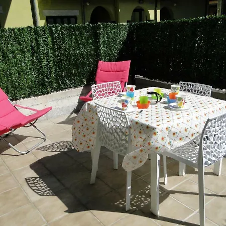 El Pinedo Apartment *